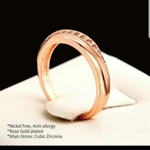 New rose gold tone Austrian Crystal tail ring